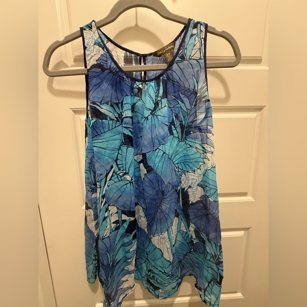 Tommy Bahama 100% Silk Blue & White Tropical Leaf Print Blouse Size Small